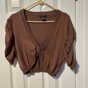 Brown cropped short sleeve cardigan. Cute gathered puffy sleeves.